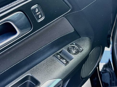 Used 2019 Ford Mustang Coupe RWD image 18