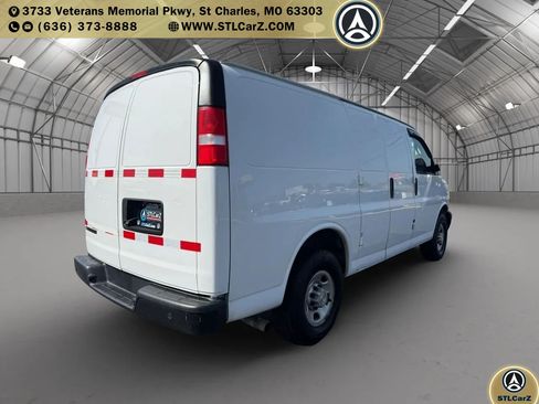 Used 2021 Chevrolet Express 2500 RWD image 3
