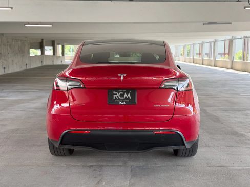 Used 2022 Tesla Model Y Long Range AWD/4WD image 6
