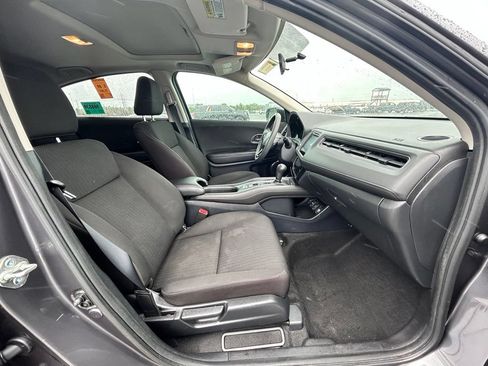 Used 2018 Honda HR-V EX image 11