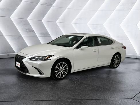 Used 2020 Lexus ES 300h w/ Premium Package FWD image 3
