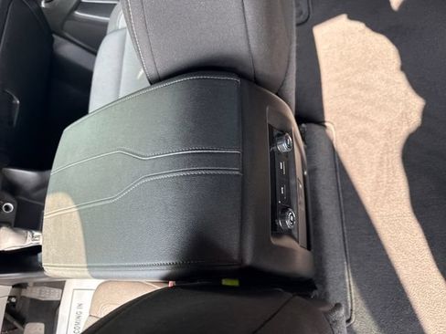 Certified 2023 Chevrolet Traverse LT FWD image 25