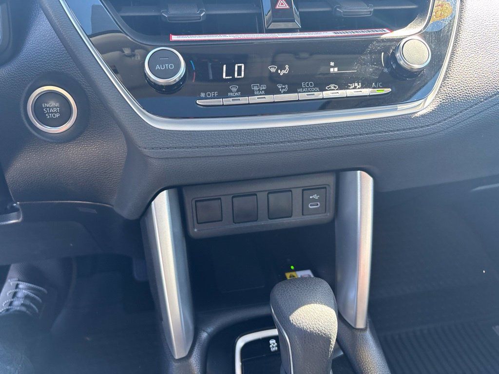 Used 2023 Toyota Corolla Cross LE w/ Moonroof Package AWD/4WD image 15