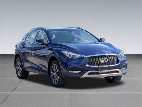 Used 2018 INFINITI QX30 Premium w/ Navigation Package AWD/4WD image 7