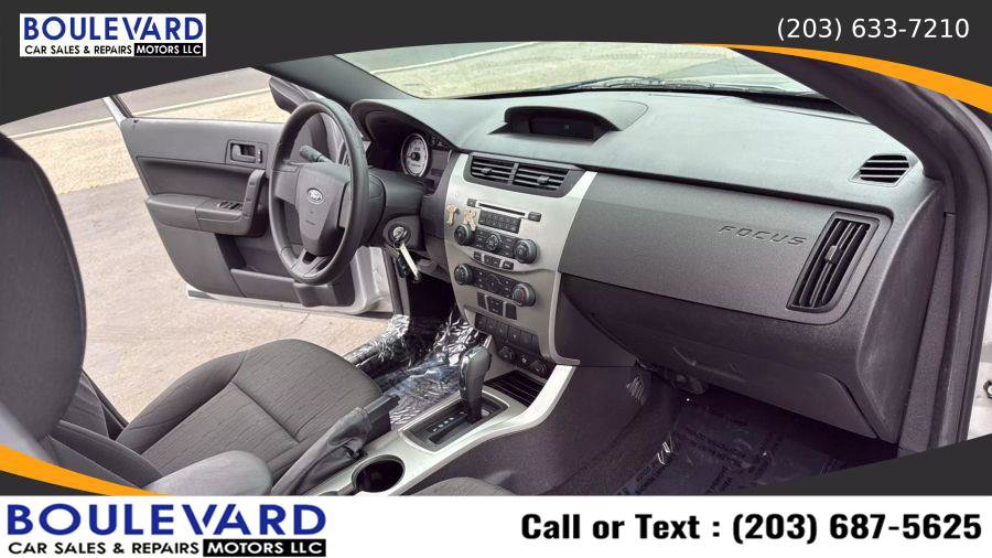 Used 2010 Ford Focus SE FWD image 34