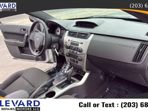 Used 2010 Ford Focus SE image 34