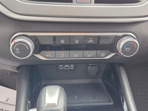 Used 2025 Nissan Altima 2.5 SR FWD image 19