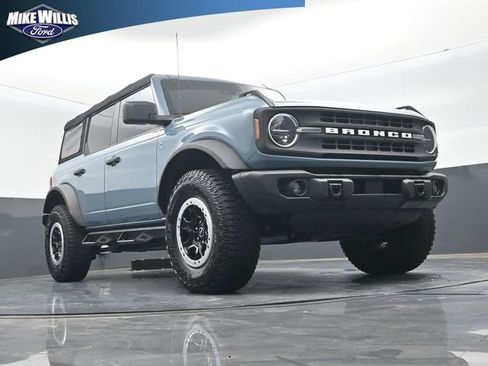 Used 2023 Ford Bronco Black Diamond w/ Sasquatch Package image 17