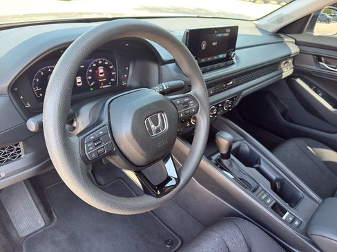 Certified 2025 Honda Accord SE image 34