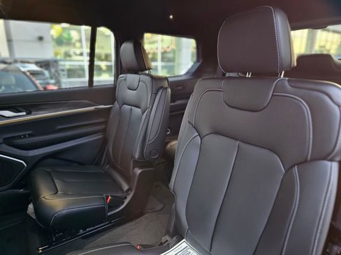 New 2026 Jeep Grand Cherokee L Limited AWD/4WD image 23
