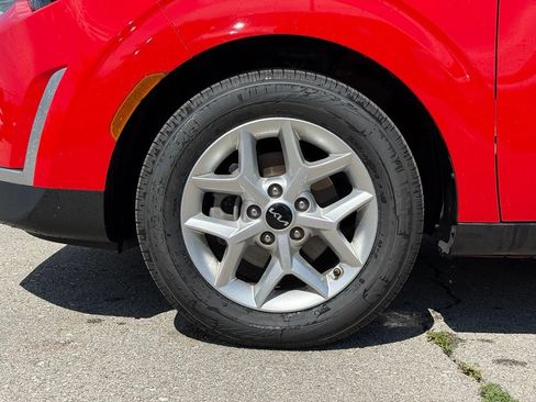 Certified 2023 Kia Soul LX w/ LX Technology Package FWD image 5