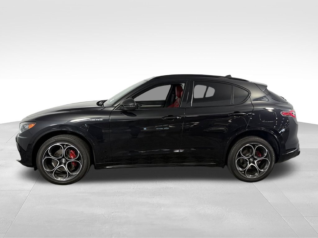 Used 2024 Alfa Romeo Stelvio Veloce AWD/4WD image 9