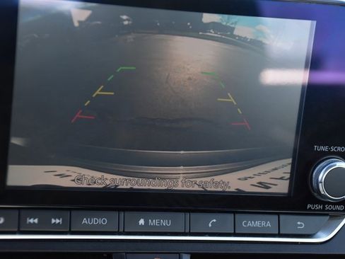 Used 2024 Nissan Altima 2.5 SV image 3