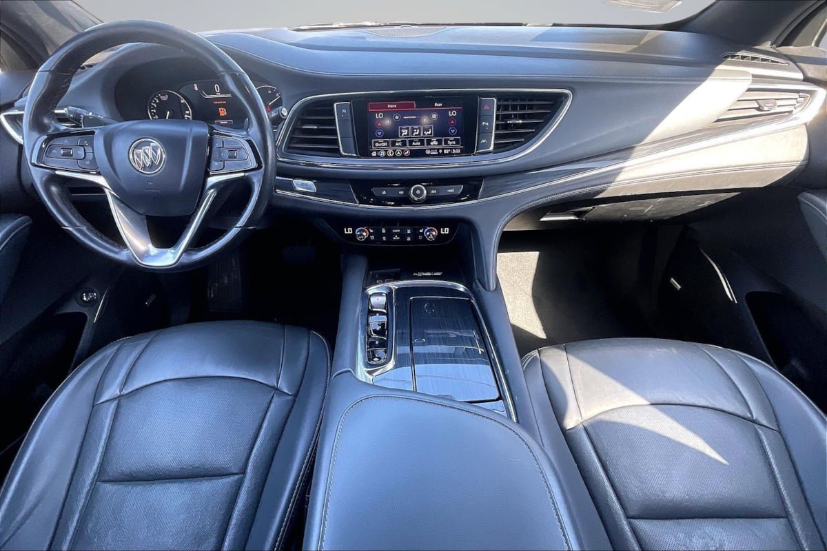 Used 2022 Buick Enclave Premium FWD image 16