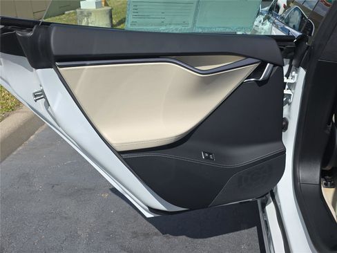 Used 2019 Tesla Model S 100D image 10