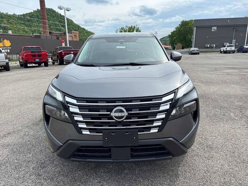 Used 2024 Nissan Rogue SV AWD/4WD image 8