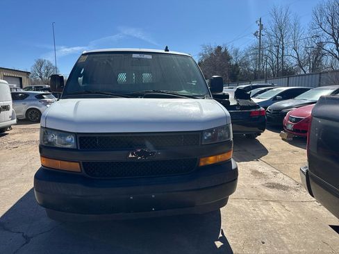 Used 2019 Chevrolet Express 2500 w/ Driver Convenience Package image 21