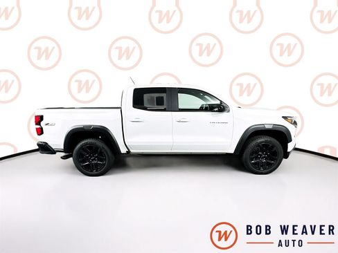 Used 2024 Chevrolet Colorado Z71 w/ Z71 Convenience Package 2 AWD/4WD image 9