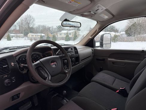 Used 2010 GMC Sierra 3500 W/T w/ Snow Plow Prep Package image 17