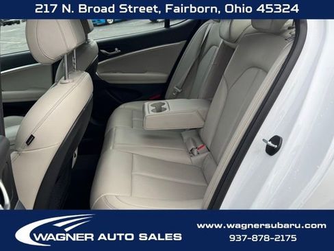 Used 2023 Genesis G70 2.0T image 15