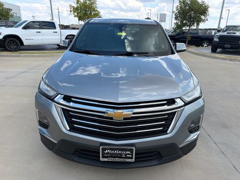 Used 2023 Chevrolet Traverse LT FWD image 8