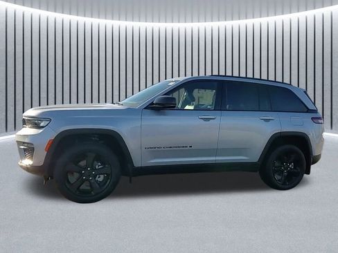 New 2025 Jeep Grand Cherokee Limited w/ Luxury Tech Group II image 6