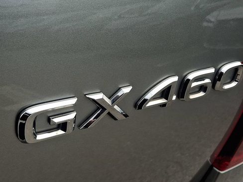 Used 2022 Lexus GX 460 Luxury w/ Sport Design Package AWD/4WD image 30