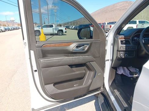 Used 2023 Chevrolet Tahoe High Country image 32