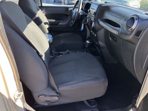 Used 2017 Jeep Wrangler Unlimited Sport w/ Quick Order Package 24S image 32