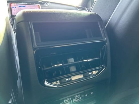 Used 2024 Jeep Grand Cherokee Overland image 42