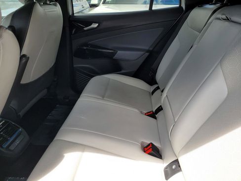 Certified 2022 Volkswagen ID.4 Pro S w/ Gradient Package RWD image 17