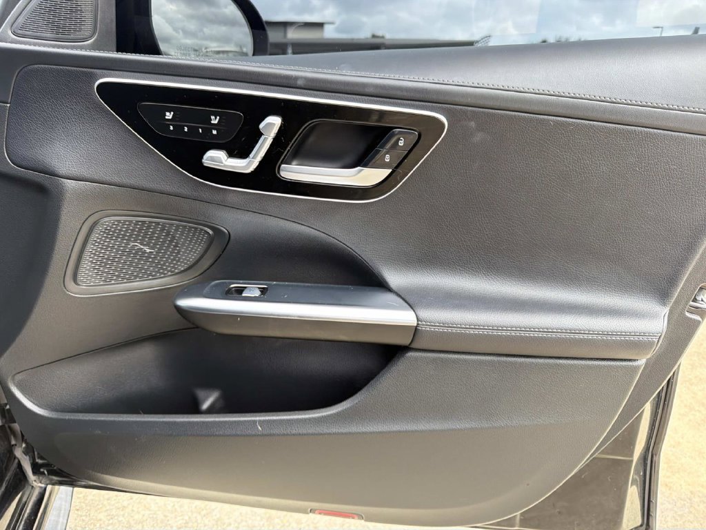 Used 2022 Mercedes-Benz C 300 Sedan image 15