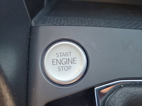 Certified 2022 Volkswagen Taos SE image 23