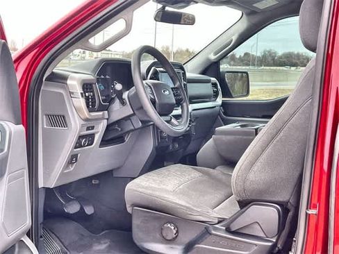 Used 2022 Ford F150 XLT image 3