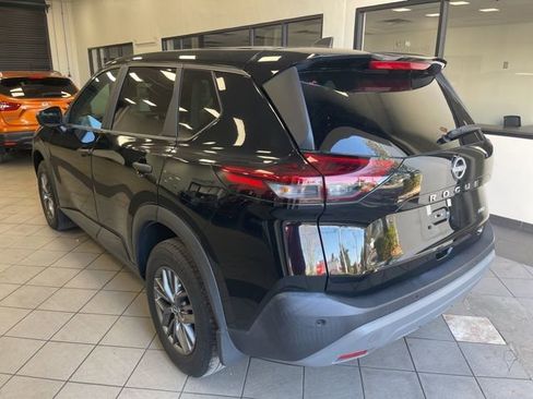 Used 2023 Nissan Rogue S image 3