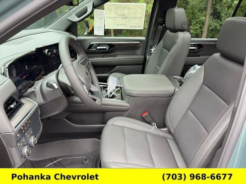 New 2026 Chevrolet Suburban Z71 w/ Comfort Package AWD/4WD image 25
