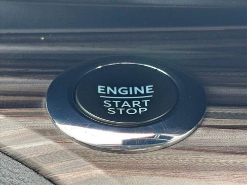 Used 2023 Ford Explorer Limited image 11