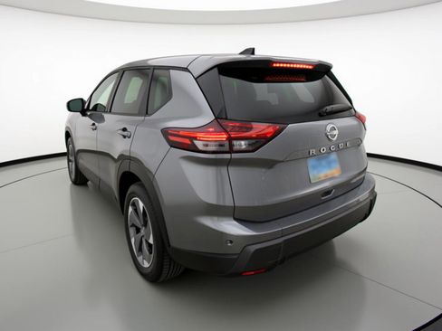 Used 2025 Nissan Rogue SV image 5