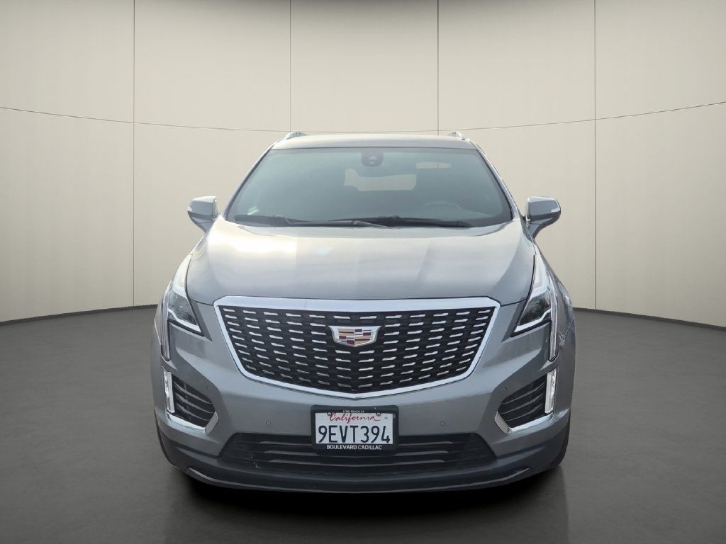 Used 2023 Cadillac XT5 Luxury FWD image 2