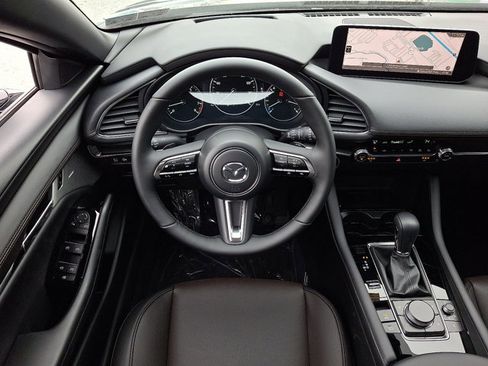 New 2026 MAZDA MAZDA3 Hatchback w/Premium Plus Pkg image 9