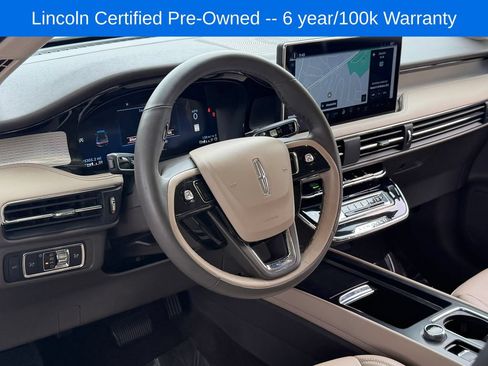 Used 2023 Lincoln Corsair AWD image 28
