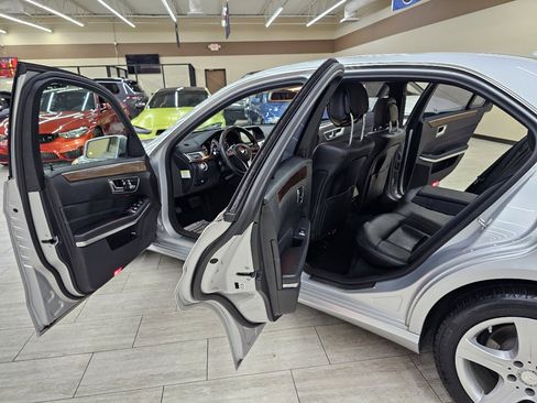 Used 2014 Mercedes-Benz E 350 Sedan image 17