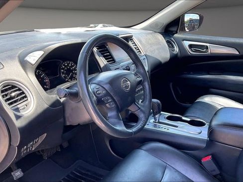 Used 2017 Nissan Pathfinder SL w/ SL Tech Package FWD image 12