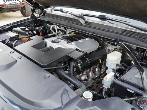 Used 2017 Cadillac Escalade Luxury image 11