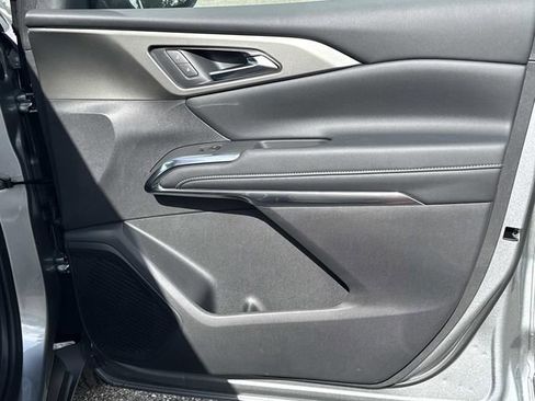 New 2026 Chevrolet Traverse LT w/ Driver Confidence Package FWD image 31