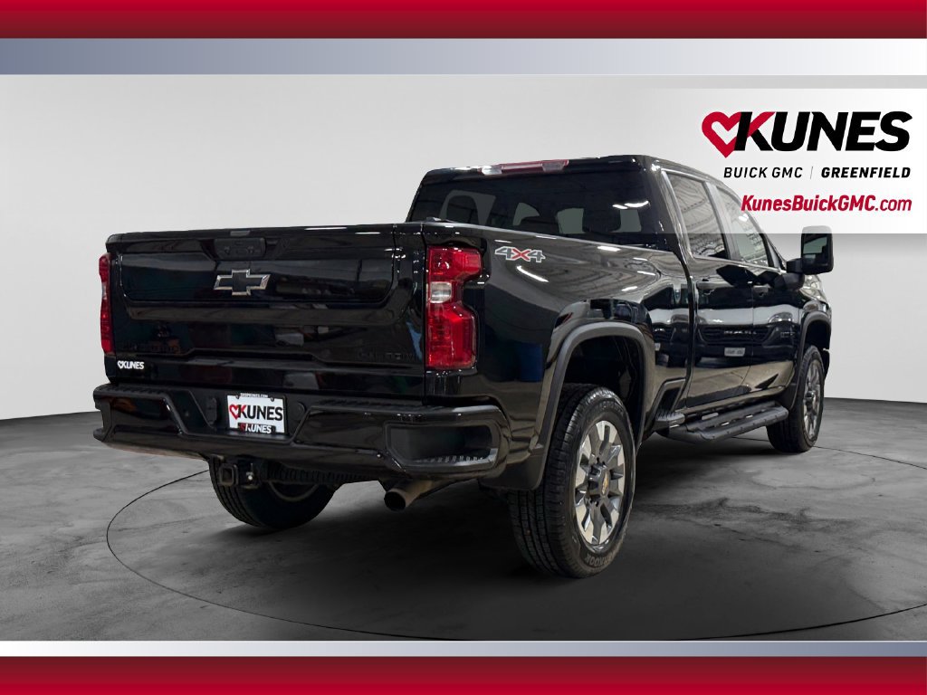 Used 2022 Chevrolet Silverado 2500 Custom w/ Custom Convenience Package AWD/4WD image 8