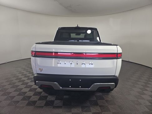 Used 2022 Rivian R1T Adventure image 4