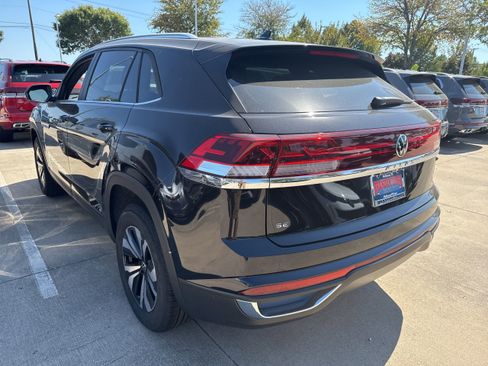 New 2026 Volkswagen Atlas Cross Sport SE FWD image 7