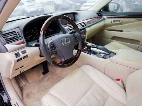 Used 2013 Lexus LS 460 image 4