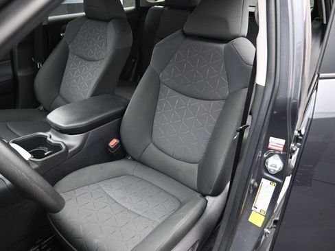 Used 2025 Toyota RAV4 XLE w/ Convenience Package image 10